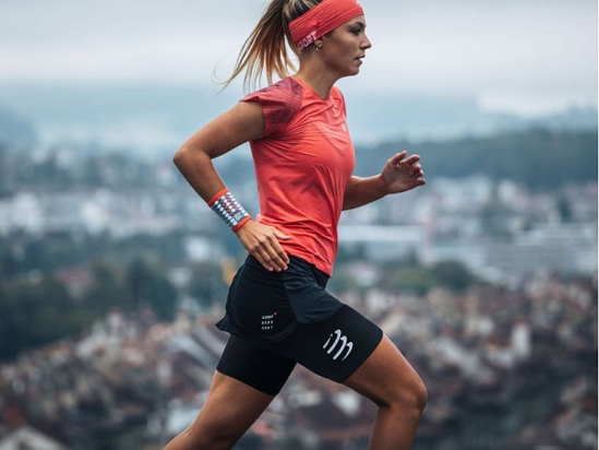 Picture of COMPRESSPORT steznik za stegna UNDER CONTROL QUAD COMPRESSION
